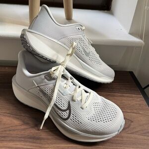 SOLD NEW Nike Women's Gray and White Sneakers New Without Tags